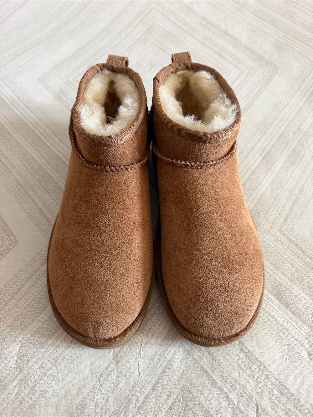 UGG Classic Ultra Mini Boots Chestnut Size 7 New Without Tags